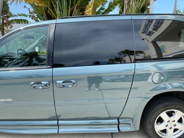 2007 Magnesium Pearl /Medium Slate Gray Dodge Grand Caravan SXT Braun Entervan (2D4GP44L97R) with an 3.8L OHV V6 Engine engine, Automatic transmission, located at 4701 North Dixie Hwy, Pompano Beach, FL, 33064, (954) 422-2889, 26.240938, -80.123474 - OUR WEBPAGE FLORIDACARS1.COM HAS OVER 100 PHOTOS AND FREE CARFAX LINK 2007 Dodge Grand Caravan SXT Van 3.8L V6 F Gasoline 25 MPG Front Wheel Drive Features ABS Brakes Air Conditioning Alloy Wheels AM/FM Stereo Automatic Transmission CD Audio Cloth Seats Cruise Control Power Locks Power Mirrors Power- Photo#67