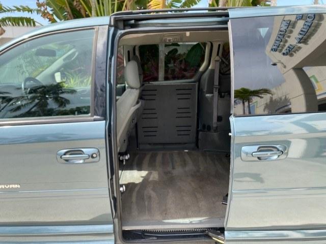 2007 Magnesium Pearl /Medium Slate Gray Dodge Grand Caravan SXT Braun Entervan (2D4GP44L97R) with an 3.8L OHV V6 Engine engine, Automatic transmission, located at 4701 North Dixie Hwy, Pompano Beach, FL, 33064, (954) 422-2889, 26.240938, -80.123474 - OUR WEBPAGE FLORIDACARS1.COM HAS OVER 100 PHOTOS AND FREE CARFAX LINK 2007 Dodge Grand Caravan SXT Van 3.8L V6 F Gasoline 25 MPG Front Wheel Drive Features ABS Brakes Air Conditioning Alloy Wheels AM/FM Stereo Automatic Transmission CD Audio Cloth Seats Cruise Control Power Locks Power Mirrors Power- Photo#70
