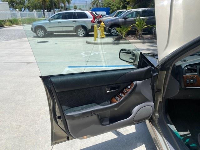 2002 Titanium Pearl /Dark Gray Subaru Legacy Wagon SW AUTO GT LOW MILES 61,766 (4S3BH645527) with an 2.5L SOHC SMPI 16-Valve 4-Cyl HO Boxer Engine engine, Automatic transmission, located at 4701 North Dixie Hwy, Pompano Beach, FL, 33064, (954) 422-2889, 26.240938, -80.123474 - OUR WEBPAGE FLORIDACARS1.COM HAS OVER 100 PHOTOS AND FREE CARFAX LINK 2002 Subaru Legacy GT Wagon 4 DR 2.5L H4 F SOHC 16V Gasoline 28 MPG All Wheel Drive Features 4WD/AWD ABS Brakes Air Conditioning Alloy Wheels AM/FM Stereo Automatic Transmission Cassette Player CD Audio Cloth Seats Cruise Control- Photo#9