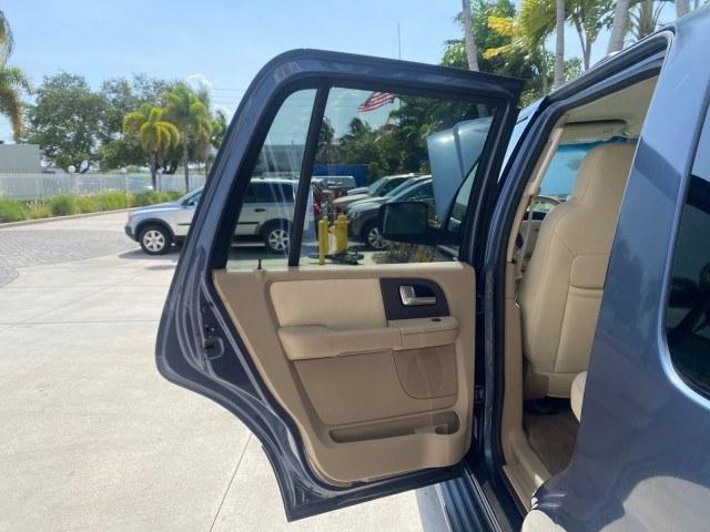 2003 True Blue Metallic /Flint Grey Ford Expedition LEATHER XLT LOW MILES 55,801 1 OWNER (1FMRU15L03L) with an 5.4L SOHC SEFI V8 Triton Engine engine, Automatic transmission, located at 4701 North Dixie Hwy, Pompano Beach, FL, 33064, (954) 422-2889, 26.240938, -80.123474 - OUR WEBPAGE FLORIDACARS1.COM HAS OVER 100 PHOTOS AND FREE CARFAX LINK 2003 Ford Expedition XLT 1 OWNER 4 Door Wagon/Sport Utility 5.4L V8 F SOHC 16V Gasoline 21 MPG Rear Wheel Drive Features ABS Brakes Air Conditioning Alloy Wheels AM/FM Stereo Automatic Transmission Cassette Player CD Audio Cruise- Photo#13