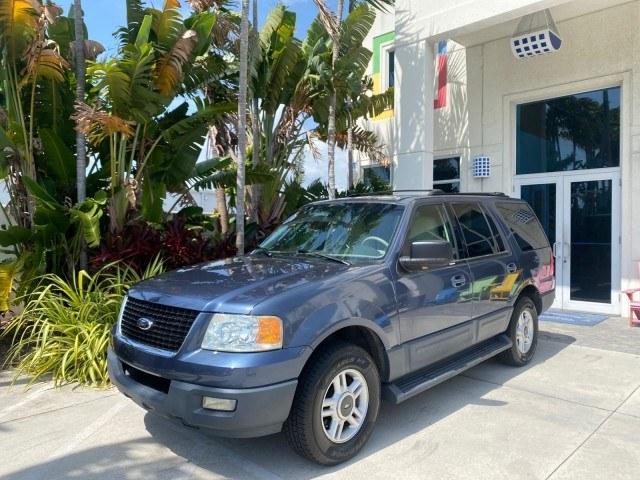 2003 True Blue Metallic /Flint Grey Ford Expedition LEATHER XLT LOW MILES 55,801 1 OWNER (1FMRU15L03L) with an 5.4L SOHC SEFI V8 Triton Engine engine, Automatic transmission, located at 4701 North Dixie Hwy, Pompano Beach, FL, 33064, (954) 422-2889, 26.240938, -80.123474 - OUR WEBPAGE FLORIDACARS1.COM HAS OVER 100 PHOTOS AND FREE CARFAX LINK 2003 Ford Expedition XLT 1 OWNER 4 Door Wagon/Sport Utility 5.4L V8 F SOHC 16V Gasoline 21 MPG Rear Wheel Drive Features ABS Brakes Air Conditioning Alloy Wheels AM/FM Stereo Automatic Transmission Cassette Player CD Audio Cruise- Photo#28