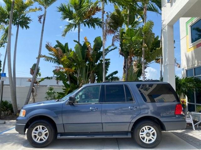 2003 True Blue Metallic /Flint Grey Ford Expedition LEATHER XLT LOW MILES 55,801 1 OWNER (1FMRU15L03L) with an 5.4L SOHC SEFI V8 Triton Engine engine, Automatic transmission, located at 4701 North Dixie Hwy, Pompano Beach, FL, 33064, (954) 422-2889, 26.240938, -80.123474 - OUR WEBPAGE FLORIDACARS1.COM HAS OVER 100 PHOTOS AND FREE CARFAX LINK 2003 Ford Expedition XLT 1 OWNER 4 Door Wagon/Sport Utility 5.4L V8 F SOHC 16V Gasoline 21 MPG Rear Wheel Drive Features ABS Brakes Air Conditioning Alloy Wheels AM/FM Stereo Automatic Transmission Cassette Player CD Audio Cruise- Photo#30