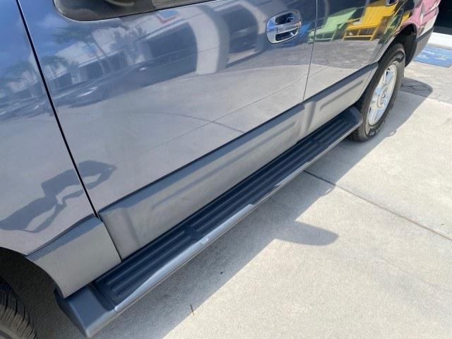 2003 True Blue Metallic /Flint Grey Ford Expedition LEATHER XLT LOW MILES 55,801 1 OWNER (1FMRU15L03L) with an 5.4L SOHC SEFI V8 Triton Engine engine, Automatic transmission, located at 4701 North Dixie Hwy, Pompano Beach, FL, 33064, (954) 422-2889, 26.240938, -80.123474 - OUR WEBPAGE FLORIDACARS1.COM HAS OVER 100 PHOTOS AND FREE CARFAX LINK 2003 Ford Expedition XLT 1 OWNER 4 Door Wagon/Sport Utility 5.4L V8 F SOHC 16V Gasoline 21 MPG Rear Wheel Drive Features ABS Brakes Air Conditioning Alloy Wheels AM/FM Stereo Automatic Transmission Cassette Player CD Audio Cruise- Photo#41