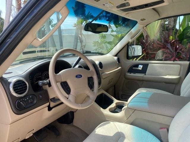 2003 True Blue Metallic /Flint Grey Ford Expedition LEATHER XLT LOW MILES 55,801 1 OWNER (1FMRU15L03L) with an 5.4L SOHC SEFI V8 Triton Engine engine, Automatic transmission, located at 4701 North Dixie Hwy, Pompano Beach, FL, 33064, (954) 422-2889, 26.240938, -80.123474 - OUR WEBPAGE FLORIDACARS1.COM HAS OVER 100 PHOTOS AND FREE CARFAX LINK 2003 Ford Expedition XLT 1 OWNER 4 Door Wagon/Sport Utility 5.4L V8 F SOHC 16V Gasoline 21 MPG Rear Wheel Drive Features ABS Brakes Air Conditioning Alloy Wheels AM/FM Stereo Automatic Transmission Cassette Player CD Audio Cruise- Photo#46