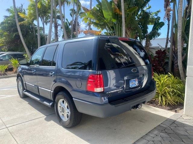 2003 True Blue Metallic /Flint Grey Ford Expedition LEATHER XLT LOW MILES 55,801 1 OWNER (1FMRU15L03L) with an 5.4L SOHC SEFI V8 Triton Engine engine, Automatic transmission, located at 4701 North Dixie Hwy, Pompano Beach, FL, 33064, (954) 422-2889, 26.240938, -80.123474 - OUR WEBPAGE FLORIDACARS1.COM HAS OVER 100 PHOTOS AND FREE CARFAX LINK 2003 Ford Expedition XLT 1 OWNER 4 Door Wagon/Sport Utility 5.4L V8 F SOHC 16V Gasoline 21 MPG Rear Wheel Drive Features ABS Brakes Air Conditioning Alloy Wheels AM/FM Stereo Automatic Transmission Cassette Player CD Audio Cruise- Photo#5