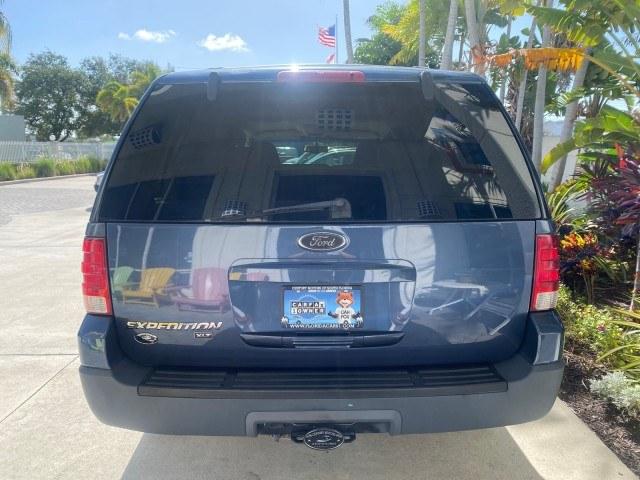 2003 True Blue Metallic /Flint Grey Ford Expedition LEATHER XLT LOW MILES 55,801 1 OWNER (1FMRU15L03L) with an 5.4L SOHC SEFI V8 Triton Engine engine, Automatic transmission, located at 4701 North Dixie Hwy, Pompano Beach, FL, 33064, (954) 422-2889, 26.240938, -80.123474 - OUR WEBPAGE FLORIDACARS1.COM HAS OVER 100 PHOTOS AND FREE CARFAX LINK 2003 Ford Expedition XLT 1 OWNER 4 Door Wagon/Sport Utility 5.4L V8 F SOHC 16V Gasoline 21 MPG Rear Wheel Drive Features ABS Brakes Air Conditioning Alloy Wheels AM/FM Stereo Automatic Transmission Cassette Player CD Audio Cruise- Photo#35
