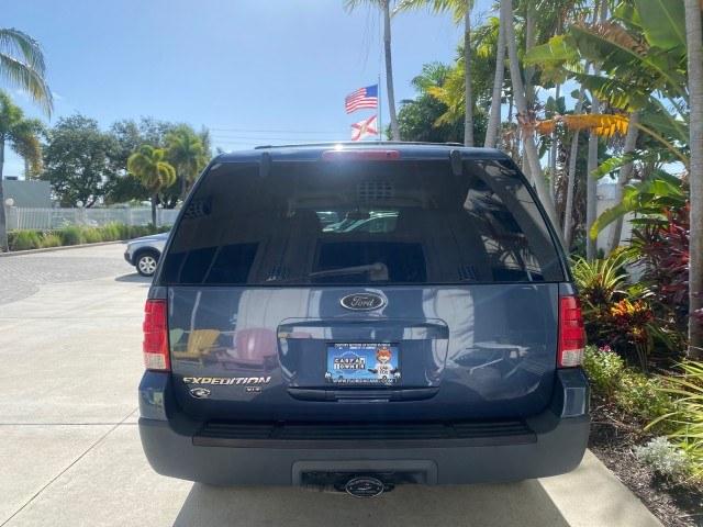 2003 True Blue Metallic /Flint Grey Ford Expedition LEATHER XLT LOW MILES 55,801 1 OWNER (1FMRU15L03L) with an 5.4L SOHC SEFI V8 Triton Engine engine, Automatic transmission, located at 4701 North Dixie Hwy, Pompano Beach, FL, 33064, (954) 422-2889, 26.240938, -80.123474 - OUR WEBPAGE FLORIDACARS1.COM HAS OVER 100 PHOTOS AND FREE CARFAX LINK 2003 Ford Expedition XLT 1 OWNER 4 Door Wagon/Sport Utility 5.4L V8 F SOHC 16V Gasoline 21 MPG Rear Wheel Drive Features ABS Brakes Air Conditioning Alloy Wheels AM/FM Stereo Automatic Transmission Cassette Player CD Audio Cruise- Photo#98