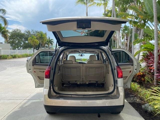 2005 Platinum Metallic /Neutral Buick CX Rendezvous 1 OWNER LOW MILES 61,892 SUV (3G5DA03E25S) with an 3.4L 3400 V6 SFI Engine engine, Automatic transmission, located at 4701 North Dixie Hwy, Pompano Beach, FL, 33064, (954) 422-2889, 26.240938, -80.123474 - OUR WEBPAGE FLORIDACARS1.COM HAS OVER 100 PHOTOS AND FREE CARFAX LINK 2005 Buick Rendezvous CX 1 OWNER 4 Door Wagon/Sport Utility 3.4L V6 F Gasoline 26 MPG Front Wheel Drive Features Air Conditioning AM/FM Stereo Automatic Transmission CD Audio Leather Seats Cruise Control Power Locks Power Mirrors- Photo#15