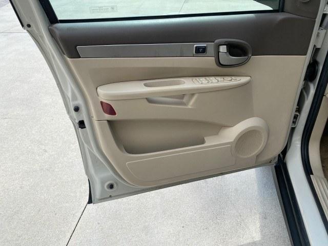 2005 Platinum Metallic /Neutral Buick CX Rendezvous 1 OWNER LOW MILES 61,892 SUV (3G5DA03E25S) with an 3.4L 3400 V6 SFI Engine engine, Automatic transmission, located at 4701 North Dixie Hwy, Pompano Beach, FL, 33064, (954) 422-2889, 26.240938, -80.123474 - OUR WEBPAGE FLORIDACARS1.COM HAS OVER 100 PHOTOS AND FREE CARFAX LINK 2005 Buick Rendezvous CX 1 OWNER 4 Door Wagon/Sport Utility 3.4L V6 F Gasoline 26 MPG Front Wheel Drive Features Air Conditioning AM/FM Stereo Automatic Transmission CD Audio Leather Seats Cruise Control Power Locks Power Mirrors- Photo#43