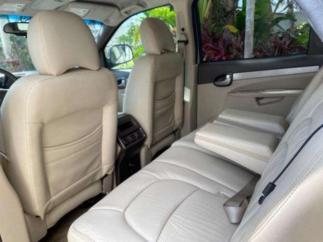 2005 Platinum Metallic /Neutral Buick CX Rendezvous 1 OWNER LOW MILES 61,892 SUV (3G5DA03E25S) with an 3.4L 3400 V6 SFI Engine engine, Automatic transmission, located at 4701 North Dixie Hwy, Pompano Beach, FL, 33064, (954) 422-2889, 26.240938, -80.123474 - OUR WEBPAGE FLORIDACARS1.COM HAS OVER 100 PHOTOS AND FREE CARFAX LINK 2005 Buick Rendezvous CX 1 OWNER 4 Door Wagon/Sport Utility 3.4L V6 F Gasoline 26 MPG Front Wheel Drive Features Air Conditioning AM/FM Stereo Automatic Transmission CD Audio Leather Seats Cruise Control Power Locks Power Mirrors- Photo#79