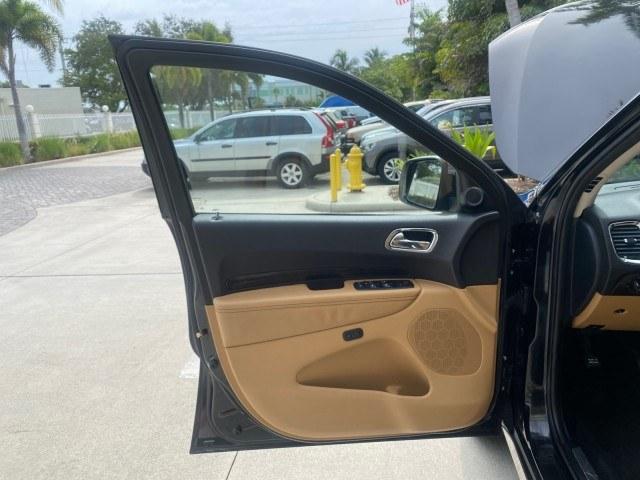 2011 Brilliant Black Crystal Pearl /Black/Tan Dodge Durango Citadel 4WD LOW MILES 60,759 (1D4SD5GTXBC) with an 5.7L V8 VVT Hemi Multi Displacement Engine engine, Automatic transmission, located at 4701 North Dixie Hwy, Pompano Beach, FL, 33064, (954) 422-2889, 26.240938, -80.123474 - OUR WEBPAGE FLORIDACARS1.COM HAS OVER 100 PHOTOS AND FREE CARFAX LINK 2011 Dodge Durango Citadel 4 Door Wagon/Sport Utility 5.7L V8 F OHV 16V Gasoline 20 MPG Rear Wheel Drive Features 20 Inch Plus Wheels 4WD/AWD A/C Seat(s) ABS Brakes Air Conditioning Alloy Wheels AM/FM Stereo Automated Cruise Contr- Photo#9