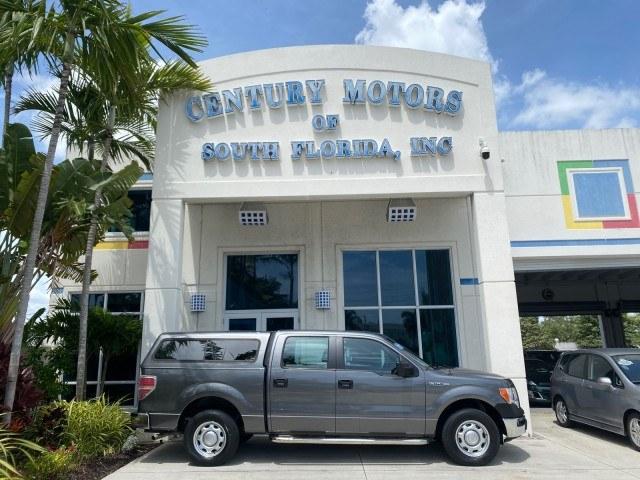 2010 Sterling Grey Metallic /Medium Stone Ford F-150 4 DR CREW XL LOW MILES 34,625 (1FTEW1CW5AF) with an 4.6L 8-Cyl Engine engine, Automatic transmission, located at 4701 North Dixie Hwy, Pompano Beach, FL, 33064, (954) 422-2889, 26.240938, -80.123474 - OUR WEBPAGE FLORIDACARS1.COM HAS OVER 100 PHOTOS AND FREE CARFAX LINK 2010 Ford F-150 XL Crew Pickup 4.6L V8 F SOHC 16V Gasoline 19 MPG Rear Wheel Drive Features ABS Brakes Air Conditioning Alloy Wheels AM/FM Stereo Automatic Transmission Auxiliary Audio Input Bed Liner Cloth Seats CD Audio Cruise C- Photo#0