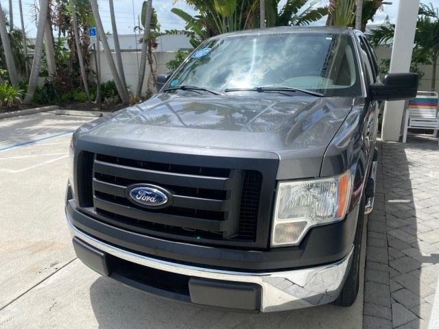 2010 Sterling Grey Metallic /Medium Stone Ford F-150 4 DR CREW XL LOW MILES 34,625 (1FTEW1CW5AF) with an 4.6L 8-Cyl Engine engine, Automatic transmission, located at 4701 North Dixie Hwy, Pompano Beach, FL, 33064, (954) 422-2889, 26.240938, -80.123474 - OUR WEBPAGE FLORIDACARS1.COM HAS OVER 100 PHOTOS AND FREE CARFAX LINK 2010 Ford F-150 XL Crew Pickup 4.6L V8 F SOHC 16V Gasoline 19 MPG Rear Wheel Drive Features ABS Brakes Air Conditioning Alloy Wheels AM/FM Stereo Automatic Transmission Auxiliary Audio Input Bed Liner Cloth Seats CD Audio Cruise C- Photo#3