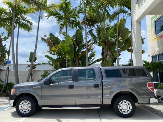 2010 Sterling Grey Metallic /Medium Stone Ford F-150 4 DR CREW XL LOW MILES 34,625 (1FTEW1CW5AF) with an 4.6L 8-Cyl Engine engine, Automatic transmission, located at 4701 North Dixie Hwy, Pompano Beach, FL, 33064, (954) 422-2889, 26.240938, -80.123474 - OUR WEBPAGE FLORIDACARS1.COM HAS OVER 100 PHOTOS AND FREE CARFAX LINK 2010 Ford F-150 XL Crew Pickup 4.6L V8 F SOHC 16V Gasoline 19 MPG Rear Wheel Drive Features ABS Brakes Air Conditioning Alloy Wheels AM/FM Stereo Automatic Transmission Auxiliary Audio Input Bed Liner Cloth Seats CD Audio Cruise C- Photo#4