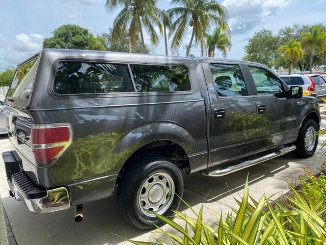 2010 Sterling Grey Metallic /Medium Stone Ford F-150 4 DR CREW XL LOW MILES 34,625 (1FTEW1CW5AF) with an 4.6L 8-Cyl Engine engine, Automatic transmission, located at 4701 North Dixie Hwy, Pompano Beach, FL, 33064, (954) 422-2889, 26.240938, -80.123474 - OUR WEBPAGE FLORIDACARS1.COM HAS OVER 100 PHOTOS AND FREE CARFAX LINK 2010 Ford F-150 XL Crew Pickup 4.6L V8 F SOHC 16V Gasoline 19 MPG Rear Wheel Drive Features ABS Brakes Air Conditioning Alloy Wheels AM/FM Stereo Automatic Transmission Auxiliary Audio Input Bed Liner Cloth Seats CD Audio Cruise C- Photo#7