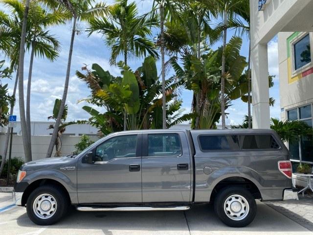 2010 Sterling Grey Metallic /Medium Stone Ford F-150 4 DR CREW XL LOW MILES 34,625 (1FTEW1CW5AF) with an 4.6L 8-Cyl Engine engine, Automatic transmission, located at 4701 North Dixie Hwy, Pompano Beach, FL, 33064, (954) 422-2889, 26.240938, -80.123474 - OUR WEBPAGE FLORIDACARS1.COM HAS OVER 100 PHOTOS AND FREE CARFAX LINK 2010 Ford F-150 XL Crew Pickup 4.6L V8 F SOHC 16V Gasoline 19 MPG Rear Wheel Drive Features ABS Brakes Air Conditioning Alloy Wheels AM/FM Stereo Automatic Transmission Auxiliary Audio Input Bed Liner Cloth Seats CD Audio Cruise C- Photo#31
