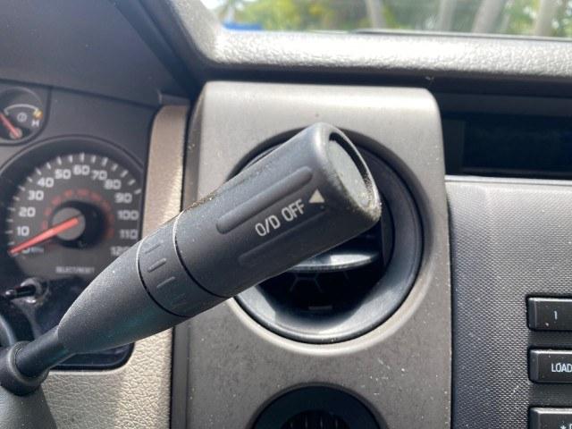 2010 Sterling Grey Metallic /Medium Stone Ford F-150 4 DR CREW XL LOW MILES 34,625 (1FTEW1CW5AF) with an 4.6L 8-Cyl Engine engine, Automatic transmission, located at 4701 North Dixie Hwy, Pompano Beach, FL, 33064, (954) 422-2889, 26.240938, -80.123474 - OUR WEBPAGE FLORIDACARS1.COM HAS OVER 100 PHOTOS AND FREE CARFAX LINK 2010 Ford F-150 XL Crew Pickup 4.6L V8 F SOHC 16V Gasoline 19 MPG Rear Wheel Drive Features ABS Brakes Air Conditioning Alloy Wheels AM/FM Stereo Automatic Transmission Auxiliary Audio Input Bed Liner Cloth Seats CD Audio Cruise C- Photo#61