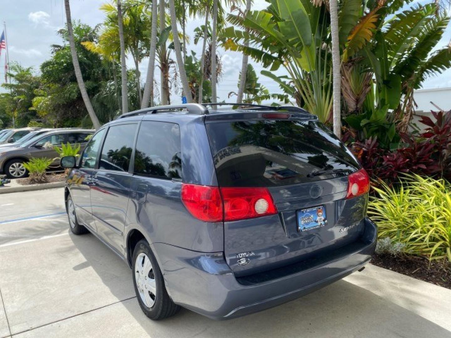 2006 Blue Mirage Metallic /Stone Toyota Sienna CE VAN LOW MILES 57,411 (5TDZA23C06S) with an 3.3L 24-Valve SEFI DOHC VVT-i V6 Engine engine, Automatic transmission, located at 4701 North Dixie Hwy, Pompano Beach, FL, 33064, (954) 422-2889, 26.240938, -80.123474 - OUR WEBPAGE FLORIDACARS1.COM HAS OVER 100 PHOTOS AND FREE CARFAX LINK 2006 Toyota Sienna CE 7 Passenger Van 3.3L V6 Gasoline 26 MPG Front Wheel Drive Features ABS Brakes Air Conditioning Alloy Wheels AM/FM Stereo Automatic Transmission CD Audio Cloth Seats Cruise Control Fold-Away Third Row Power Lo- Photo#5