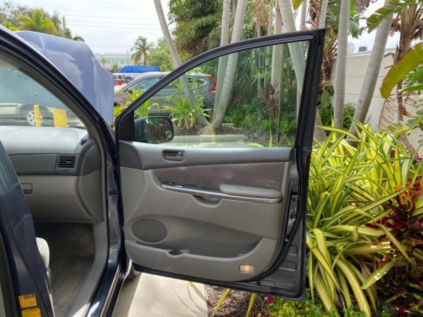 2006 Blue Mirage Metallic /Stone Toyota Sienna CE VAN LOW MILES 57,411 (5TDZA23C06S) with an 3.3L 24-Valve SEFI DOHC VVT-i V6 Engine engine, Automatic transmission, located at 4701 North Dixie Hwy, Pompano Beach, FL, 33064, (954) 422-2889, 26.240938, -80.123474 - OUR WEBPAGE FLORIDACARS1.COM HAS OVER 100 PHOTOS AND FREE CARFAX LINK 2006 Toyota Sienna CE 7 Passenger Van 3.3L V6 Gasoline 26 MPG Front Wheel Drive Features ABS Brakes Air Conditioning Alloy Wheels AM/FM Stereo Automatic Transmission CD Audio Cloth Seats Cruise Control Fold-Away Third Row Power Lo- Photo#11