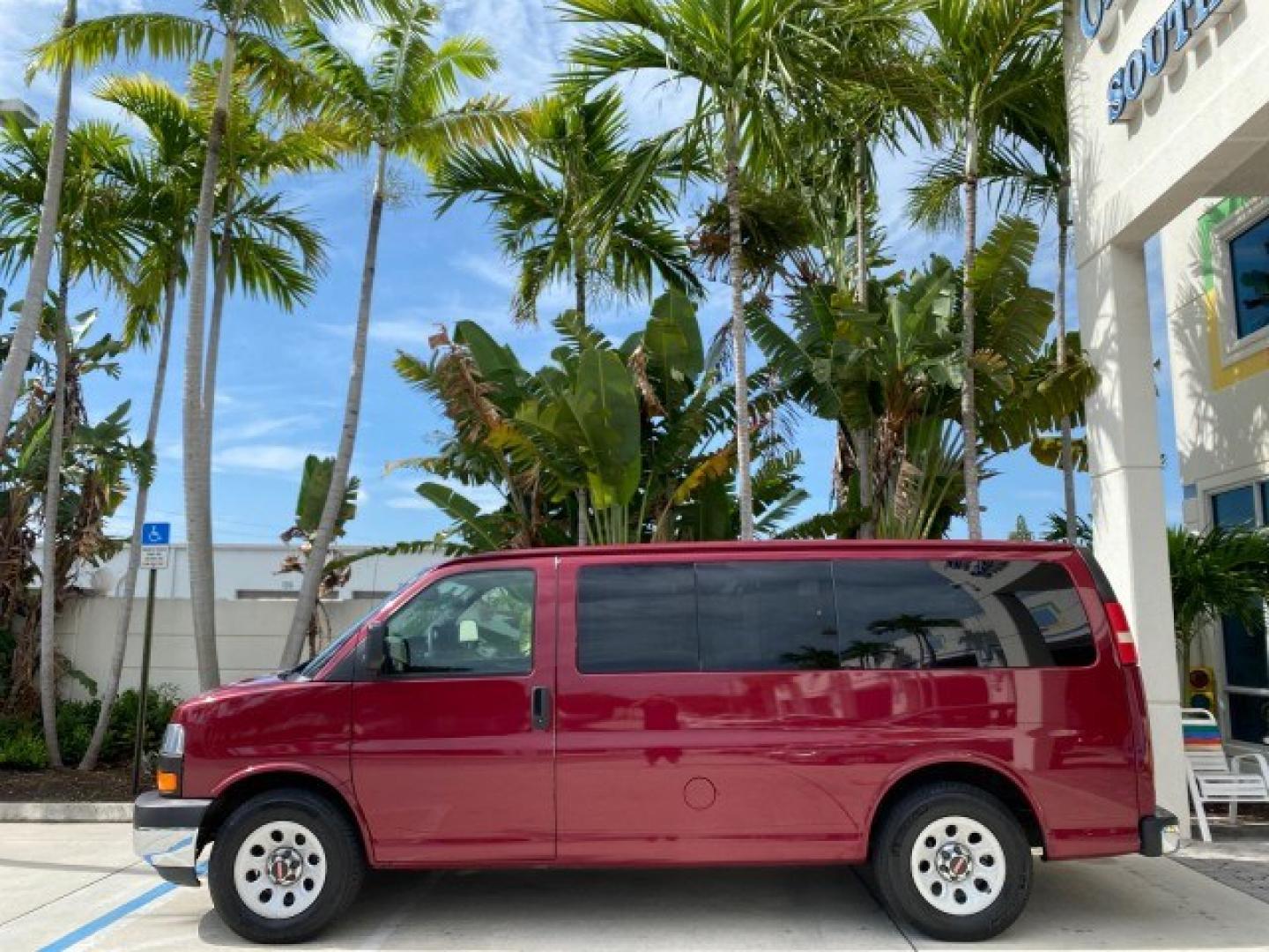 2009 Sport Red Metallic /Medium Pewter GMC Savana Passenger LOW MILES 53,014 1 OWNER 8 Passenger (1GKFG154891) with an 5.3L Vortec 1000 V8 SFI Engine engine, Automatic transmission, located at 4701 North Dixie Hwy, Pompano Beach, FL, 33064, (954) 422-2889, 26.240938, -80.123474 - OUR WEBPAGE FLORIDACARS1.COM HAS OVER 100 PHOTOS AND FREE CARFAX LINK 2009 GMC Savana LS 1500 1 OWNER 8 PASSENGER Van 5.3L V8 F OHV 16V Flex Fuel 16 MPG Rear Wheel Drive Features ABS Brakes Air Conditioning AM/FM Stereo Automatic Transmission CD Audio Cloth Seats Cruise Control Overhead Airbags Powe- Photo#4