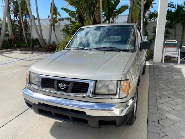 2000 Silver Ice Metallic /Gray Nissan Frontier 2WD AUTO AC XE LOW MILES 51,826 (1N6DD21S2YC) with an 2.4L DOHC SMPI 16-Valve 4-Cyl Engine engine, Automatic transmission, located at 4701 North Dixie Hwy, Pompano Beach, FL, 33064, (954) 422-2889, 26.240938, -80.123474 - OUR WEBPAGE FLORIDACARS1.COM HAS OVER 100 PHOTOS AND FREE CARFAX LINK 2000 Nissan Frontier XE Pickup 2.4L I4 F DOHC Gasoline 26 MPG Rear Wheel Drive Features ABS Brakes Air Conditioning AM/FM Stereo Automatic Transmission Cassette Player Cloth Seats 2000 Nissan Frontier XE Regular Cab is a hard-to-f- Photo#3
