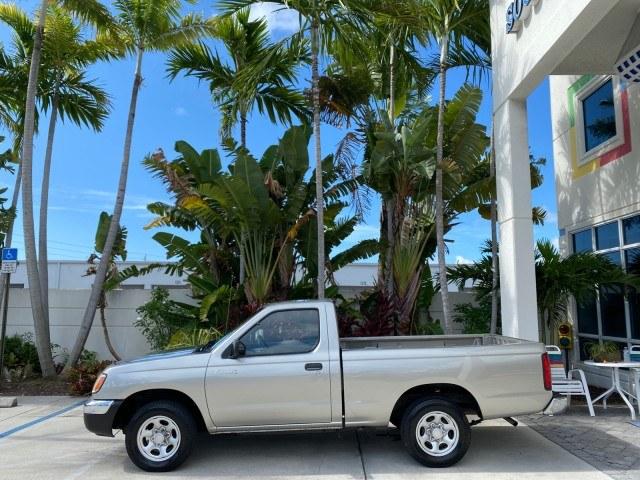 2000 Silver Ice Metallic /Gray Nissan Frontier 2WD AUTO AC XE LOW MILES 51,826 (1N6DD21S2YC) with an 2.4L DOHC SMPI 16-Valve 4-Cyl Engine engine, Automatic transmission, located at 4701 North Dixie Hwy, Pompano Beach, FL, 33064, (954) 422-2889, 26.240938, -80.123474 - OUR WEBPAGE FLORIDACARS1.COM HAS OVER 100 PHOTOS AND FREE CARFAX LINK 2000 Nissan Frontier XE Pickup 2.4L I4 F DOHC Gasoline 26 MPG Rear Wheel Drive Features ABS Brakes Air Conditioning AM/FM Stereo Automatic Transmission Cassette Player Cloth Seats 2000 Nissan Frontier XE Regular Cab is a hard-to-f- Photo#4