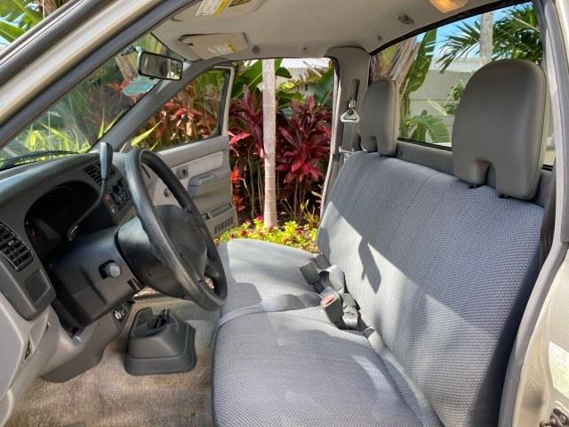 2000 Silver Ice Metallic /Gray Nissan Frontier 2WD AUTO AC XE LOW MILES 51,826 (1N6DD21S2YC) with an 2.4L DOHC SMPI 16-Valve 4-Cyl Engine engine, Automatic transmission, located at 4701 North Dixie Hwy, Pompano Beach, FL, 33064, (954) 422-2889, 26.240938, -80.123474 - OUR WEBPAGE FLORIDACARS1.COM HAS OVER 100 PHOTOS AND FREE CARFAX LINK 2000 Nissan Frontier XE Pickup 2.4L I4 F DOHC Gasoline 26 MPG Rear Wheel Drive Features ABS Brakes Air Conditioning AM/FM Stereo Automatic Transmission Cassette Player Cloth Seats 2000 Nissan Frontier XE Regular Cab is a hard-to-f- Photo#10