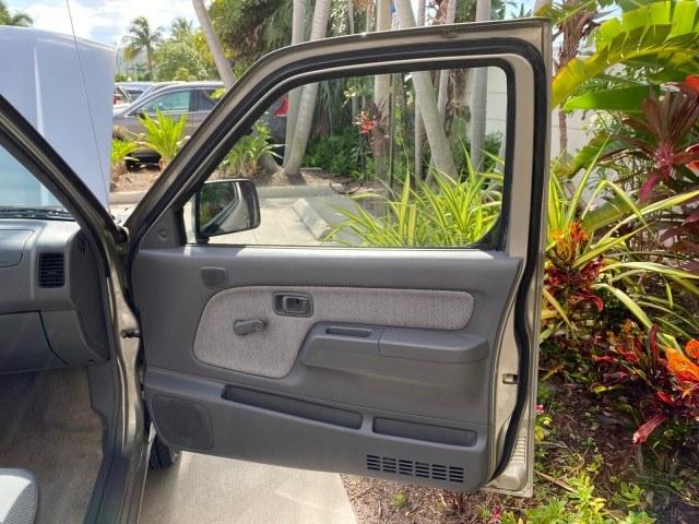 2000 Silver Ice Metallic /Gray Nissan Frontier 2WD AUTO AC XE LOW MILES 51,826 (1N6DD21S2YC) with an 2.4L DOHC SMPI 16-Valve 4-Cyl Engine engine, Automatic transmission, located at 4701 North Dixie Hwy, Pompano Beach, FL, 33064, (954) 422-2889, 26.240938, -80.123474 - OUR WEBPAGE FLORIDACARS1.COM HAS OVER 100 PHOTOS AND FREE CARFAX LINK 2000 Nissan Frontier XE Pickup 2.4L I4 F DOHC Gasoline 26 MPG Rear Wheel Drive Features ABS Brakes Air Conditioning AM/FM Stereo Automatic Transmission Cassette Player Cloth Seats 2000 Nissan Frontier XE Regular Cab is a hard-to-f- Photo#11