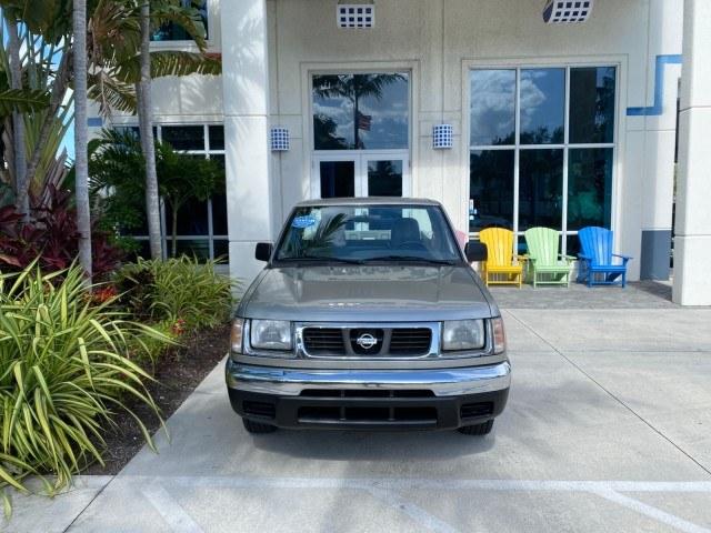 2000 Silver Ice Metallic /Gray Nissan Frontier 2WD AUTO AC XE LOW MILES 51,826 (1N6DD21S2YC) with an 2.4L DOHC SMPI 16-Valve 4-Cyl Engine engine, Automatic transmission, located at 4701 North Dixie Hwy, Pompano Beach, FL, 33064, (954) 422-2889, 26.240938, -80.123474 - OUR WEBPAGE FLORIDACARS1.COM HAS OVER 100 PHOTOS AND FREE CARFAX LINK 2000 Nissan Frontier XE Pickup 2.4L I4 F DOHC Gasoline 26 MPG Rear Wheel Drive Features ABS Brakes Air Conditioning AM/FM Stereo Automatic Transmission Cassette Player Cloth Seats 2000 Nissan Frontier XE Regular Cab is a hard-to-f- Photo#26