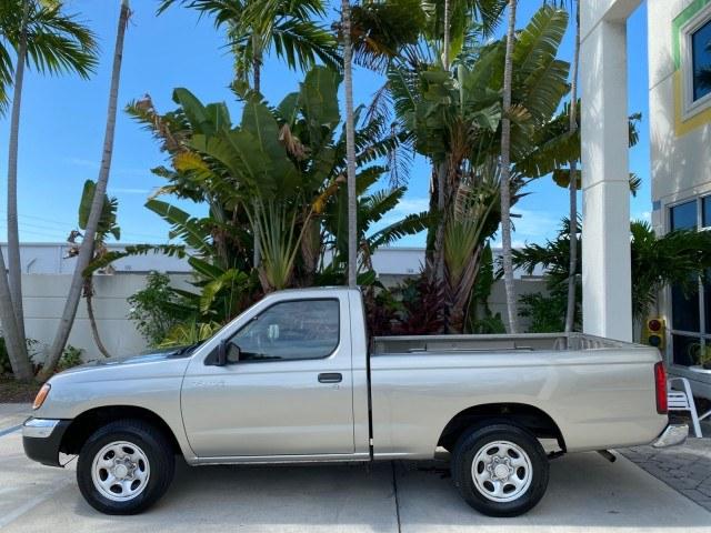 2000 Silver Ice Metallic /Gray Nissan Frontier 2WD AUTO AC XE LOW MILES 51,826 (1N6DD21S2YC) with an 2.4L DOHC SMPI 16-Valve 4-Cyl Engine engine, Automatic transmission, located at 4701 North Dixie Hwy, Pompano Beach, FL, 33064, (954) 422-2889, 26.240938, -80.123474 - OUR WEBPAGE FLORIDACARS1.COM HAS OVER 100 PHOTOS AND FREE CARFAX LINK 2000 Nissan Frontier XE Pickup 2.4L I4 F DOHC Gasoline 26 MPG Rear Wheel Drive Features ABS Brakes Air Conditioning AM/FM Stereo Automatic Transmission Cassette Player Cloth Seats 2000 Nissan Frontier XE Regular Cab is a hard-to-f- Photo#31