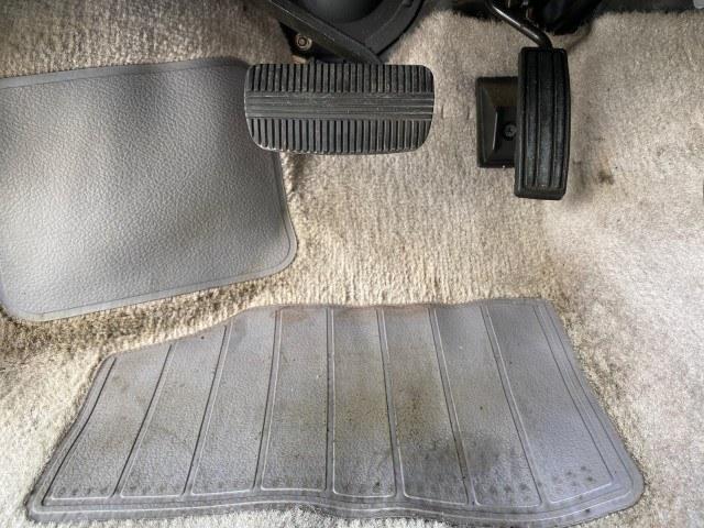 2000 Silver Ice Metallic /Gray Nissan Frontier 2WD AUTO AC XE LOW MILES 51,826 (1N6DD21S2YC) with an 2.4L DOHC SMPI 16-Valve 4-Cyl Engine engine, Automatic transmission, located at 4701 North Dixie Hwy, Pompano Beach, FL, 33064, (954) 422-2889, 26.240938, -80.123474 - OUR WEBPAGE FLORIDACARS1.COM HAS OVER 100 PHOTOS AND FREE CARFAX LINK 2000 Nissan Frontier XE Pickup 2.4L I4 F DOHC Gasoline 26 MPG Rear Wheel Drive Features ABS Brakes Air Conditioning AM/FM Stereo Automatic Transmission Cassette Player Cloth Seats 2000 Nissan Frontier XE Regular Cab is a hard-to-f- Photo#55