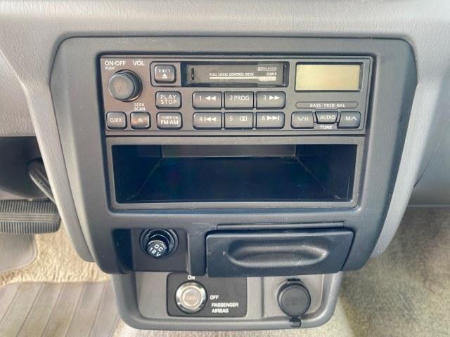 2000 Silver Ice Metallic /Gray Nissan Frontier 2WD AUTO AC XE LOW MILES 51,826 (1N6DD21S2YC) with an 2.4L DOHC SMPI 16-Valve 4-Cyl Engine engine, Automatic transmission, located at 4701 North Dixie Hwy, Pompano Beach, FL, 33064, (954) 422-2889, 26.240938, -80.123474 - OUR WEBPAGE FLORIDACARS1.COM HAS OVER 100 PHOTOS AND FREE CARFAX LINK 2000 Nissan Frontier XE Pickup 2.4L I4 F DOHC Gasoline 26 MPG Rear Wheel Drive Features ABS Brakes Air Conditioning AM/FM Stereo Automatic Transmission Cassette Player Cloth Seats 2000 Nissan Frontier XE Regular Cab is a hard-to-f- Photo#60