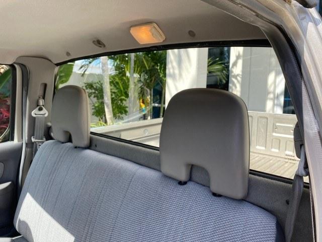 2000 Silver Ice Metallic /Gray Nissan Frontier 2WD AUTO AC XE LOW MILES 51,826 (1N6DD21S2YC) with an 2.4L DOHC SMPI 16-Valve 4-Cyl Engine engine, Automatic transmission, located at 4701 North Dixie Hwy, Pompano Beach, FL, 33064, (954) 422-2889, 26.240938, -80.123474 - OUR WEBPAGE FLORIDACARS1.COM HAS OVER 100 PHOTOS AND FREE CARFAX LINK 2000 Nissan Frontier XE Pickup 2.4L I4 F DOHC Gasoline 26 MPG Rear Wheel Drive Features ABS Brakes Air Conditioning AM/FM Stereo Automatic Transmission Cassette Player Cloth Seats 2000 Nissan Frontier XE Regular Cab is a hard-to-f- Photo#70
