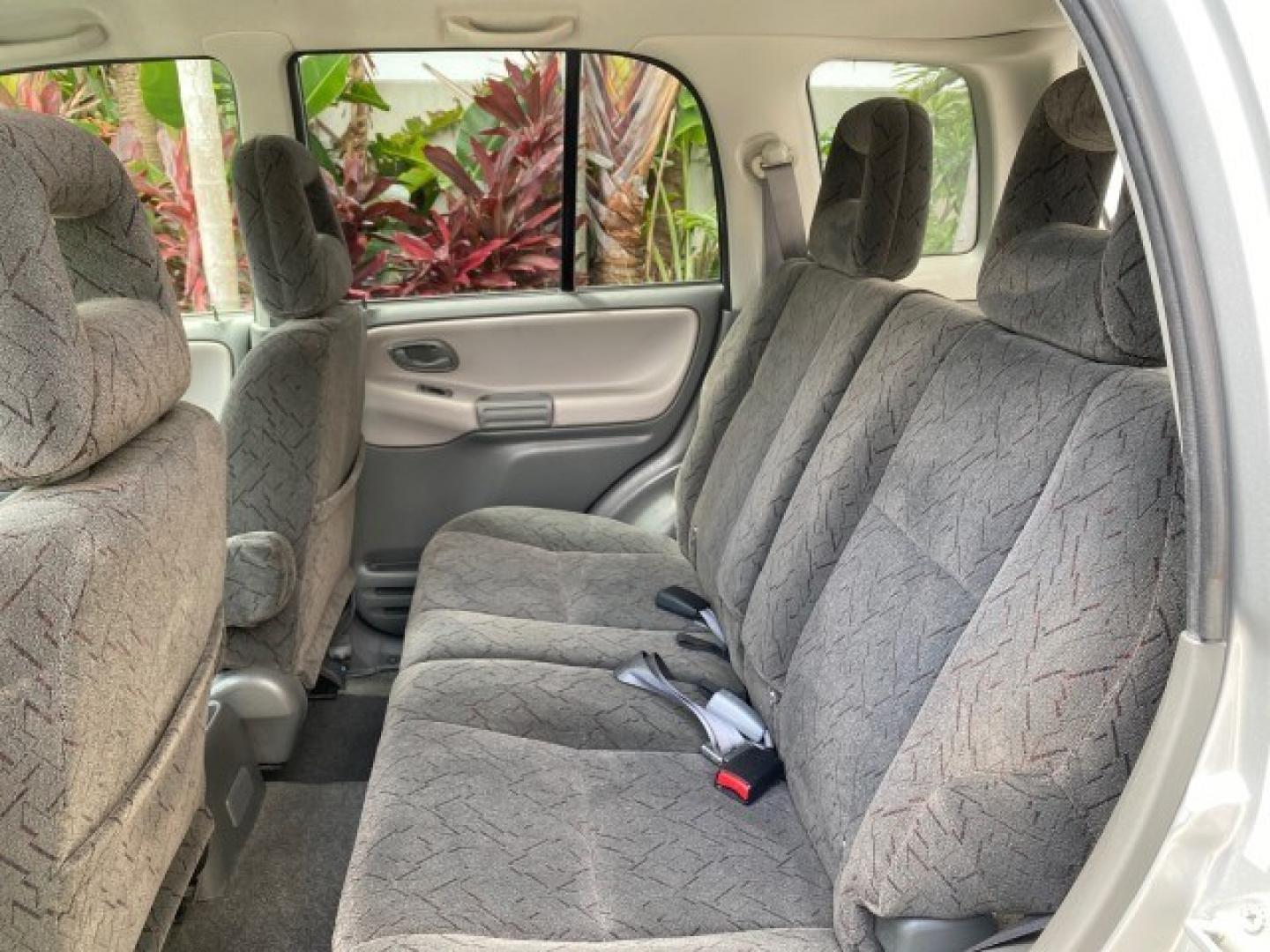 2003 Silver Leaf Metallic /Medium Gray Chevrolet Tracker LT LOW MILES 45,920 1 OWNER (2CNBE634X36) with an 2.5L DOHC 24-Valve V6 Multi-Port Fuel Injection Engine engine, Automatic transmission, located at 4701 North Dixie Hwy, Pompano Beach, FL, 33064, (954) 422-2889, 26.240938, -80.123474 - OUR WEBPAGE FLORIDACARS1.COM HAS OVER 100 PHOTOS AND FREE CARFAX LINK 2003 Chevrolet Tracker LT 1 OWNER 4 Door Wagon/Sport Utility 2.5L V6 F DOHC Gasoline 21 MPG Rear Wheel Drive Features Air Conditioning AM/FM Stereo Automatic Transmission CD Audio Cloth Seats Power Locks Power Mirrors Power Window- Photo#14