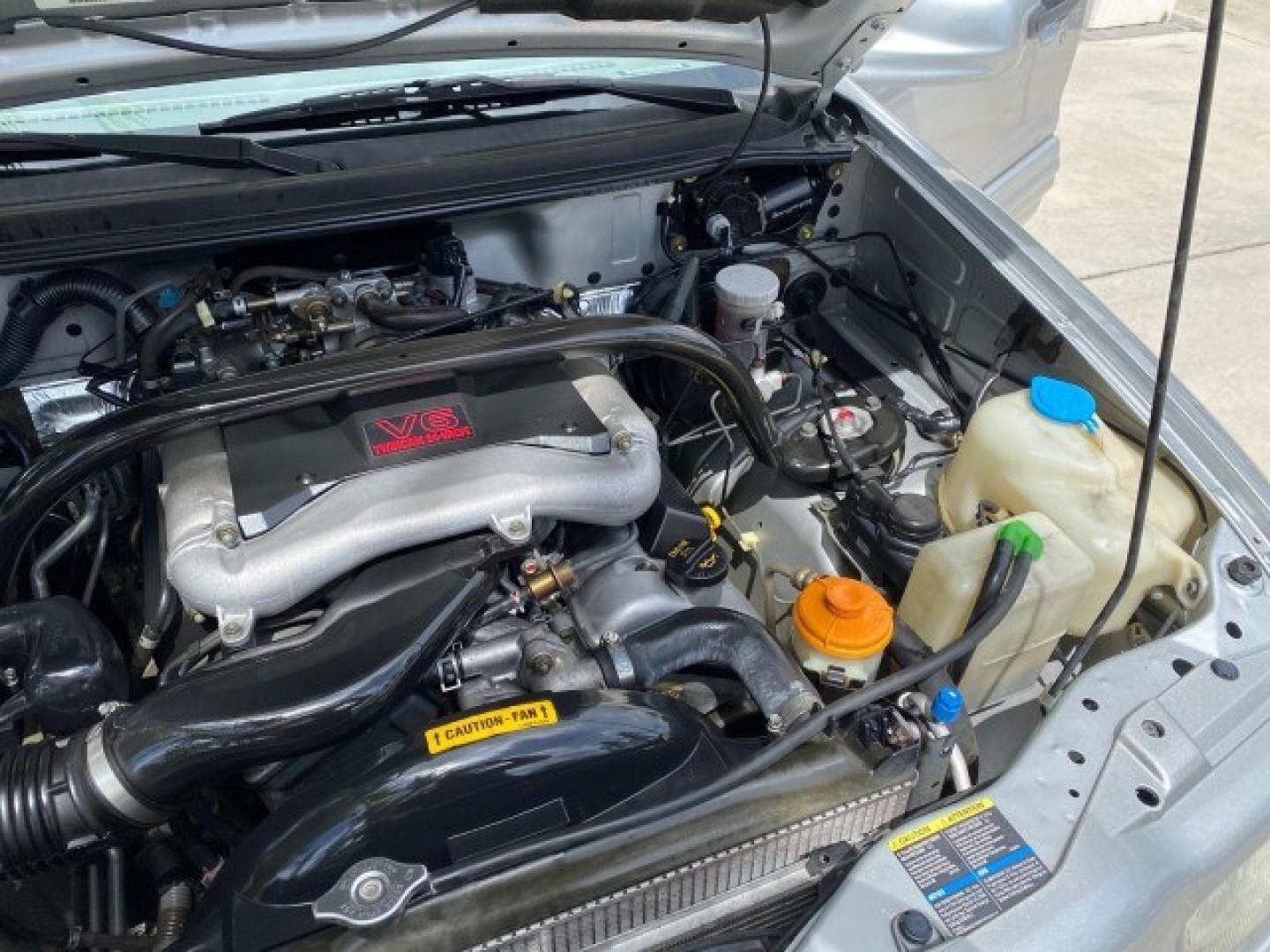 2003 Silver Leaf Metallic /Medium Gray Chevrolet Tracker LT LOW MILES 45,920 1 OWNER (2CNBE634X36) with an 2.5L DOHC 24-Valve V6 Multi-Port Fuel Injection Engine engine, Automatic transmission, located at 4701 North Dixie Hwy, Pompano Beach, FL, 33064, (954) 422-2889, 26.240938, -80.123474 - OUR WEBPAGE FLORIDACARS1.COM HAS OVER 100 PHOTOS AND FREE CARFAX LINK 2003 Chevrolet Tracker LT 1 OWNER 4 Door Wagon/Sport Utility 2.5L V6 F DOHC Gasoline 21 MPG Rear Wheel Drive Features Air Conditioning AM/FM Stereo Automatic Transmission CD Audio Cloth Seats Power Locks Power Mirrors Power Window- Photo#25