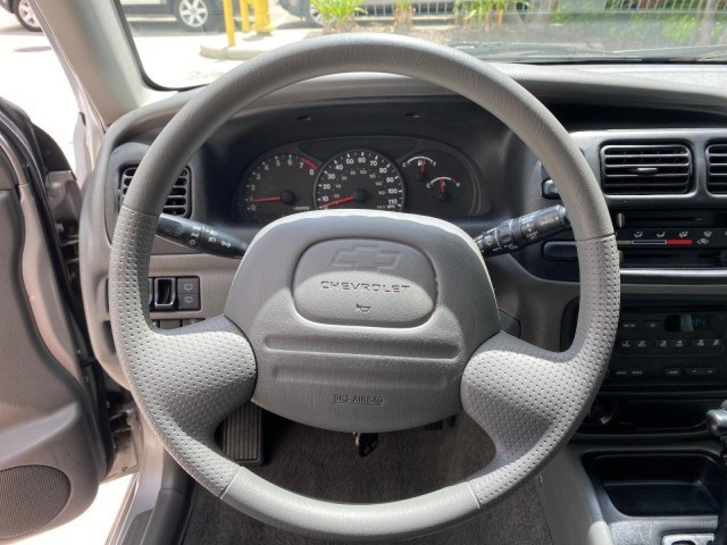 2003 Silver Leaf Metallic /Medium Gray Chevrolet Tracker LT LOW MILES 45,920 1 OWNER (2CNBE634X36) with an 2.5L DOHC 24-Valve V6 Multi-Port Fuel Injection Engine engine, Automatic transmission, located at 4701 North Dixie Hwy, Pompano Beach, FL, 33064, (954) 422-2889, 26.240938, -80.123474 - OUR WEBPAGE FLORIDACARS1.COM HAS OVER 100 PHOTOS AND FREE CARFAX LINK 2003 Chevrolet Tracker LT 1 OWNER 4 Door Wagon/Sport Utility 2.5L V6 F DOHC Gasoline 21 MPG Rear Wheel Drive Features Air Conditioning AM/FM Stereo Automatic Transmission CD Audio Cloth Seats Power Locks Power Mirrors Power Window- Photo#49