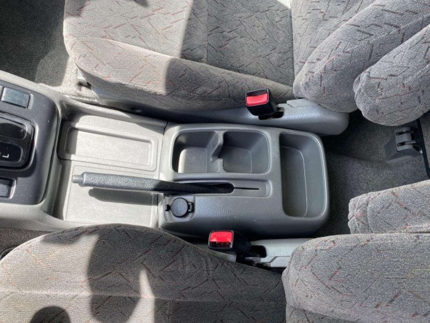 2003 Silver Leaf Metallic /Medium Gray Chevrolet Tracker LT LOW MILES 45,920 1 OWNER (2CNBE634X36) with an 2.5L DOHC 24-Valve V6 Multi-Port Fuel Injection Engine engine, Automatic transmission, located at 4701 North Dixie Hwy, Pompano Beach, FL, 33064, (954) 422-2889, 26.240938, -80.123474 - OUR WEBPAGE FLORIDACARS1.COM HAS OVER 100 PHOTOS AND FREE CARFAX LINK 2003 Chevrolet Tracker LT 1 OWNER 4 Door Wagon/Sport Utility 2.5L V6 F DOHC Gasoline 21 MPG Rear Wheel Drive Features Air Conditioning AM/FM Stereo Automatic Transmission CD Audio Cloth Seats Power Locks Power Mirrors Power Window- Photo#61