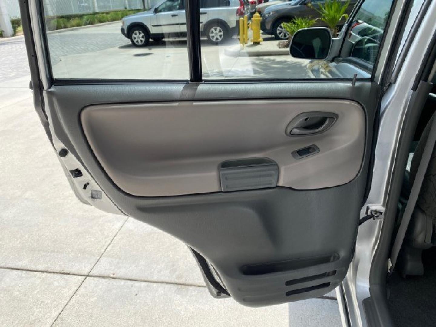 2003 Silver Leaf Metallic /Medium Gray Chevrolet Tracker LT LOW MILES 45,920 1 OWNER (2CNBE634X36) with an 2.5L DOHC 24-Valve V6 Multi-Port Fuel Injection Engine engine, Automatic transmission, located at 4701 North Dixie Hwy, Pompano Beach, FL, 33064, (954) 422-2889, 26.240938, -80.123474 - OUR WEBPAGE FLORIDACARS1.COM HAS OVER 100 PHOTOS AND FREE CARFAX LINK 2003 Chevrolet Tracker LT 1 OWNER 4 Door Wagon/Sport Utility 2.5L V6 F DOHC Gasoline 21 MPG Rear Wheel Drive Features Air Conditioning AM/FM Stereo Automatic Transmission CD Audio Cloth Seats Power Locks Power Mirrors Power Window- Photo#73
