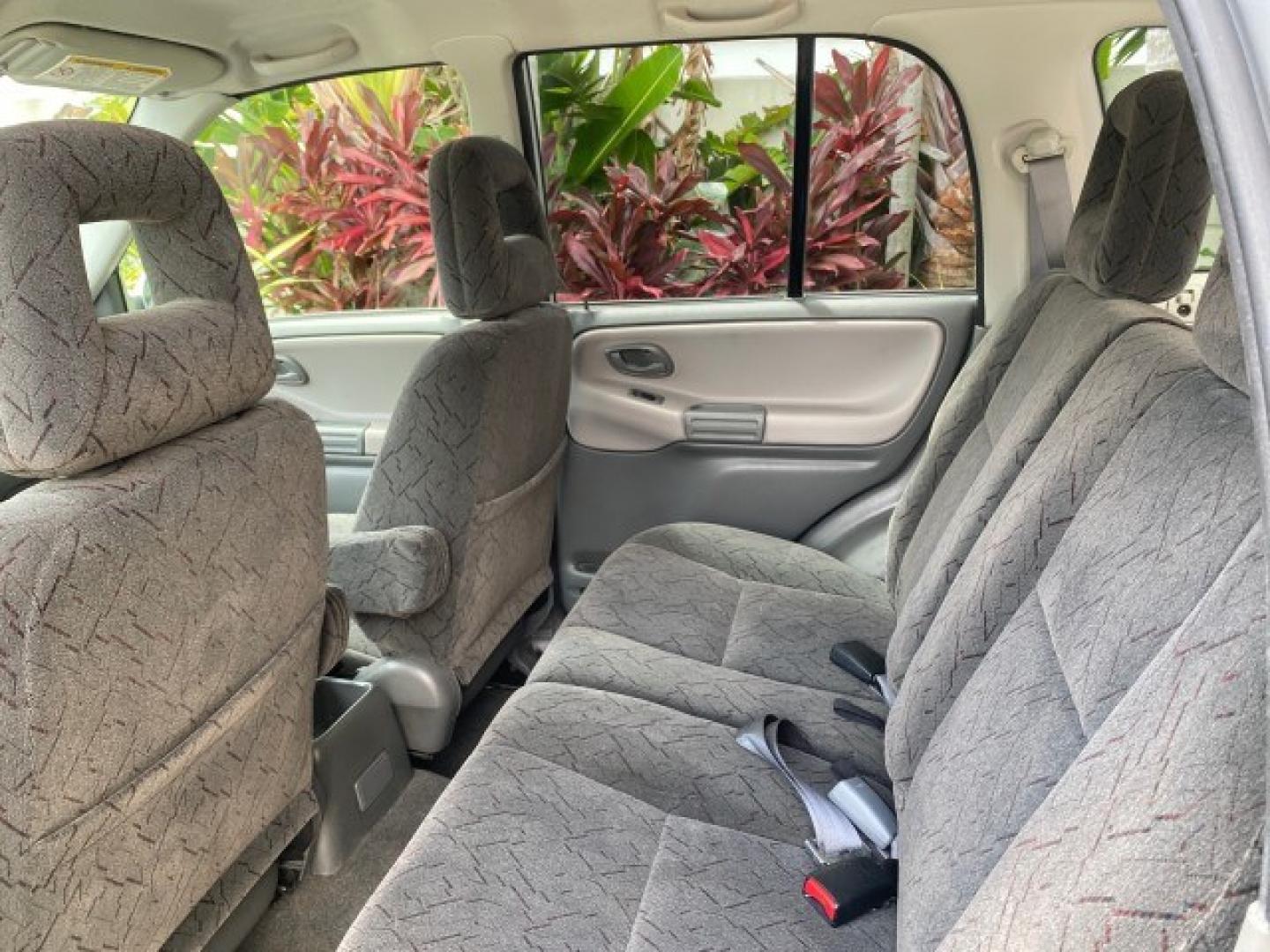 2003 Silver Leaf Metallic /Medium Gray Chevrolet Tracker LT LOW MILES 45,920 1 OWNER (2CNBE634X36) with an 2.5L DOHC 24-Valve V6 Multi-Port Fuel Injection Engine engine, Automatic transmission, located at 4701 North Dixie Hwy, Pompano Beach, FL, 33064, (954) 422-2889, 26.240938, -80.123474 - OUR WEBPAGE FLORIDACARS1.COM HAS OVER 100 PHOTOS AND FREE CARFAX LINK 2003 Chevrolet Tracker LT 1 OWNER 4 Door Wagon/Sport Utility 2.5L V6 F DOHC Gasoline 21 MPG Rear Wheel Drive Features Air Conditioning AM/FM Stereo Automatic Transmission CD Audio Cloth Seats Power Locks Power Mirrors Power Window- Photo#88