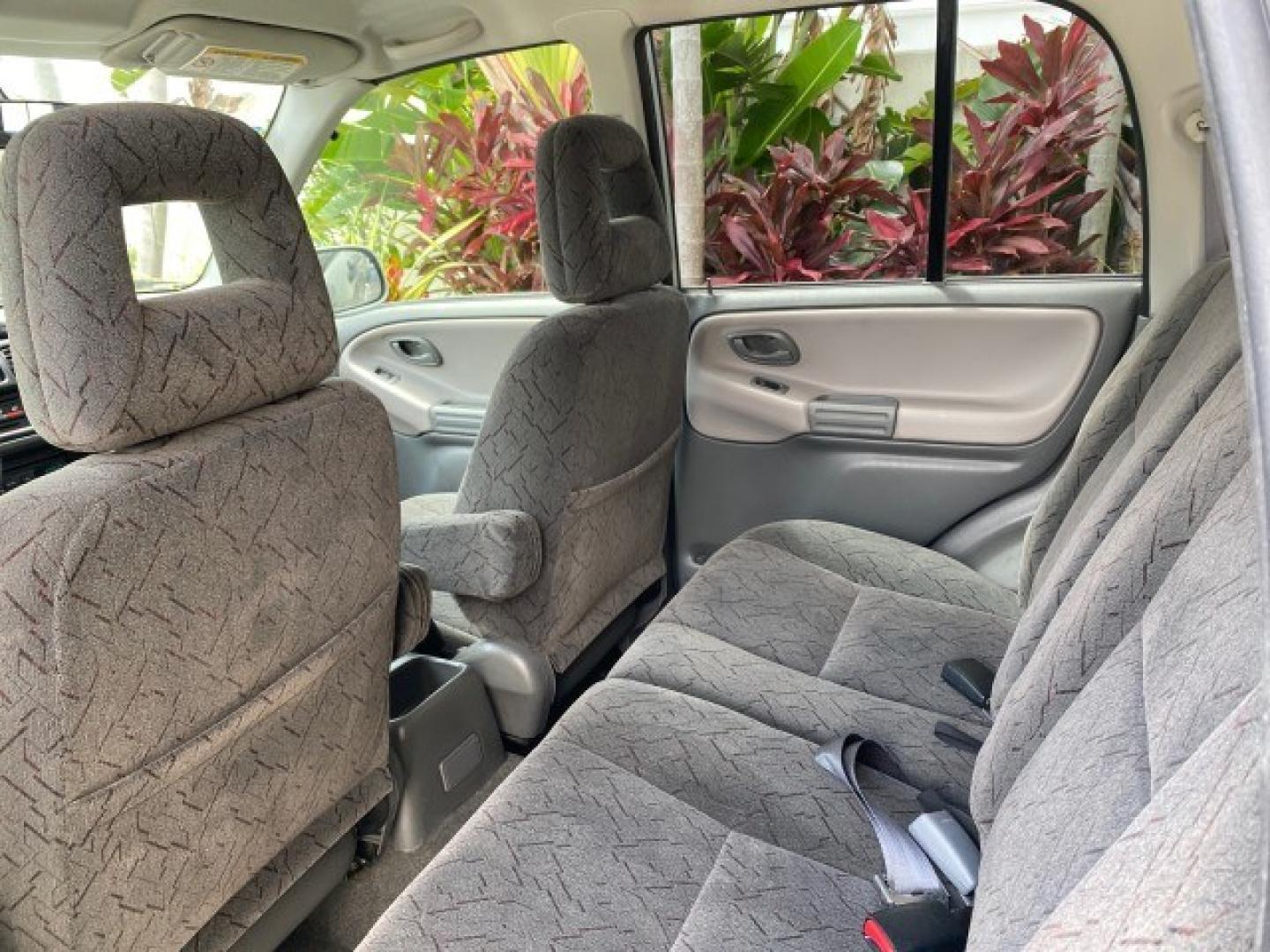 2003 Silver Leaf Metallic /Medium Gray Chevrolet Tracker LT LOW MILES 45,920 1 OWNER (2CNBE634X36) with an 2.5L DOHC 24-Valve V6 Multi-Port Fuel Injection Engine engine, Automatic transmission, located at 4701 North Dixie Hwy, Pompano Beach, FL, 33064, (954) 422-2889, 26.240938, -80.123474 - OUR WEBPAGE FLORIDACARS1.COM HAS OVER 100 PHOTOS AND FREE CARFAX LINK 2003 Chevrolet Tracker LT 1 OWNER 4 Door Wagon/Sport Utility 2.5L V6 F DOHC Gasoline 21 MPG Rear Wheel Drive Features Air Conditioning AM/FM Stereo Automatic Transmission CD Audio Cloth Seats Power Locks Power Mirrors Power Window- Photo#89