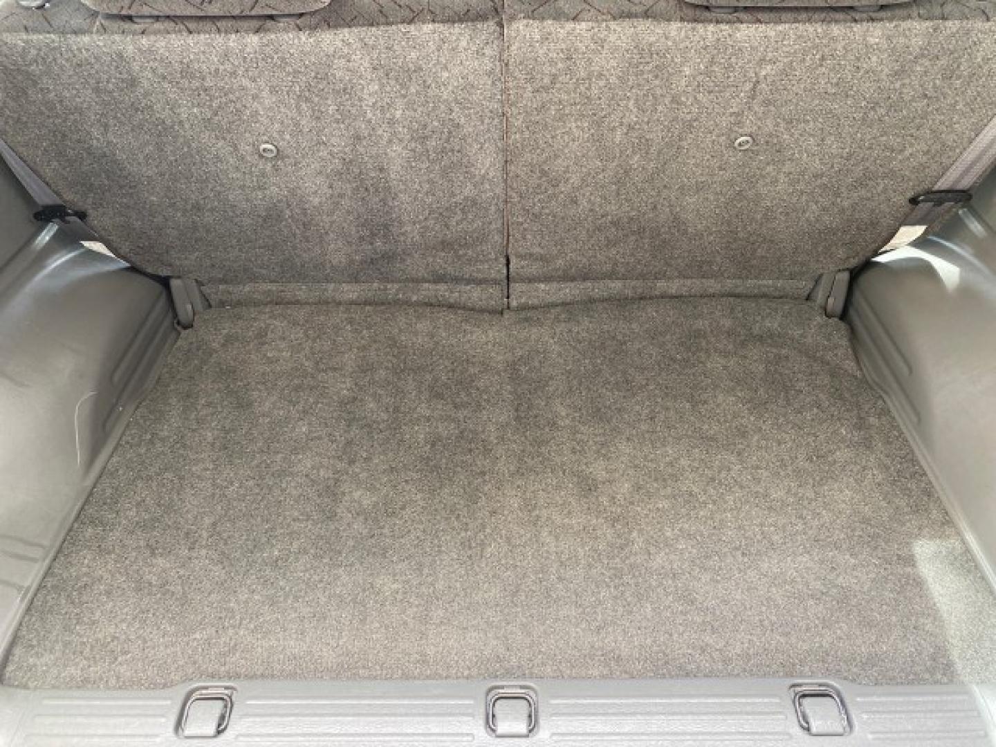 2003 Silver Leaf Metallic /Medium Gray Chevrolet Tracker LT LOW MILES 45,920 1 OWNER (2CNBE634X36) with an 2.5L DOHC 24-Valve V6 Multi-Port Fuel Injection Engine engine, Automatic transmission, located at 4701 North Dixie Hwy, Pompano Beach, FL, 33064, (954) 422-2889, 26.240938, -80.123474 - OUR WEBPAGE FLORIDACARS1.COM HAS OVER 100 PHOTOS AND FREE CARFAX LINK 2003 Chevrolet Tracker LT 1 OWNER 4 Door Wagon/Sport Utility 2.5L V6 F DOHC Gasoline 21 MPG Rear Wheel Drive Features Air Conditioning AM/FM Stereo Automatic Transmission CD Audio Cloth Seats Power Locks Power Mirrors Power Window- Photo#95