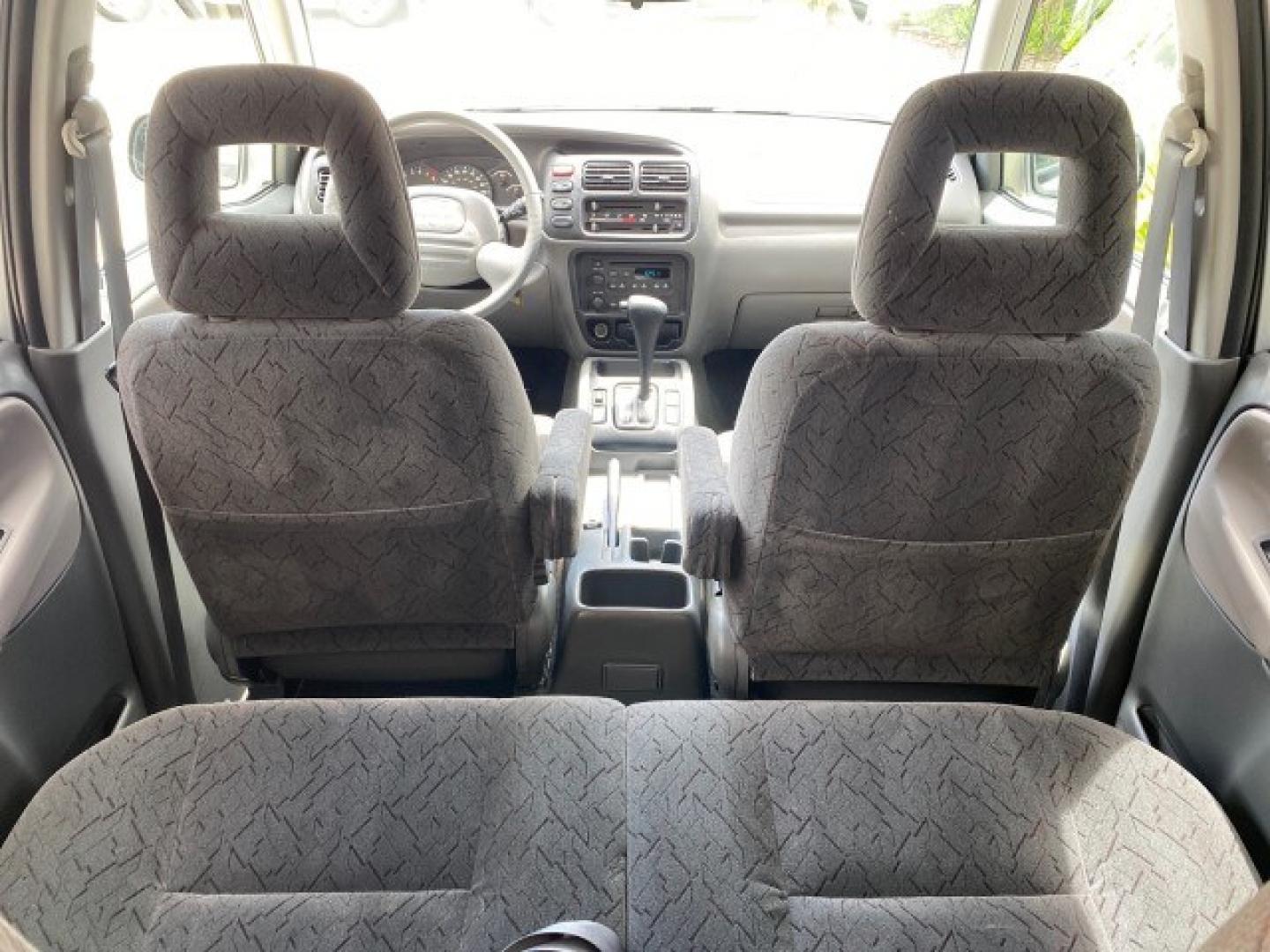 2003 Silver Leaf Metallic /Medium Gray Chevrolet Tracker LT LOW MILES 45,920 1 OWNER (2CNBE634X36) with an 2.5L DOHC 24-Valve V6 Multi-Port Fuel Injection Engine engine, Automatic transmission, located at 4701 North Dixie Hwy, Pompano Beach, FL, 33064, (954) 422-2889, 26.240938, -80.123474 - OUR WEBPAGE FLORIDACARS1.COM HAS OVER 100 PHOTOS AND FREE CARFAX LINK 2003 Chevrolet Tracker LT 1 OWNER 4 Door Wagon/Sport Utility 2.5L V6 F DOHC Gasoline 21 MPG Rear Wheel Drive Features Air Conditioning AM/FM Stereo Automatic Transmission CD Audio Cloth Seats Power Locks Power Mirrors Power Window- Photo#98
