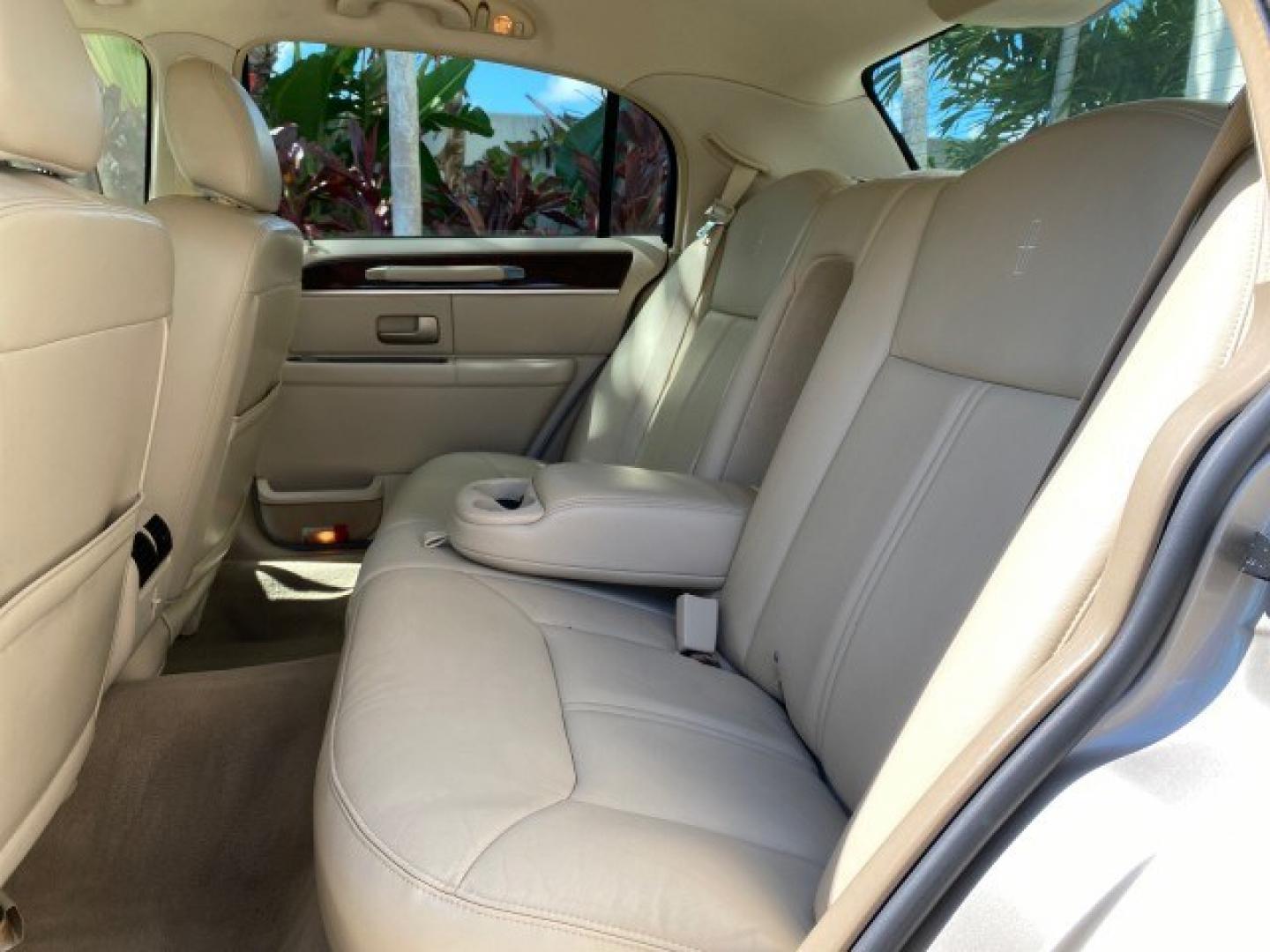 2008 Light French Silk Metallic /Light Camel Lincoln Town Car Limited LOW MILES 29,278 1 OWNER (2LNHM82V48X) with an 4.6L SOHC FFV V8 Engine engine, Automatic transmission, located at 4701 North Dixie Hwy, Pompano Beach, FL, 33064, (954) 422-2889, 26.240938, -80.123474 - OUR WEBPAGE FLORIDACARS1.COM HAS OVER 100 PHOTOS AND FREE CARFAX LINK 2008 Lincoln Town Car Signature Limited 1 OWNER Sedan 4 DR 4.6L V8 F SOHC Flex Fuel 23 MPG Rear Wheel Drive Features ABS Brakes Air Conditioning Alloy Wheels AM/FM Stereo Automatic Transmission CD Audio Cruise Control Flex Fuel Ve- Photo#79