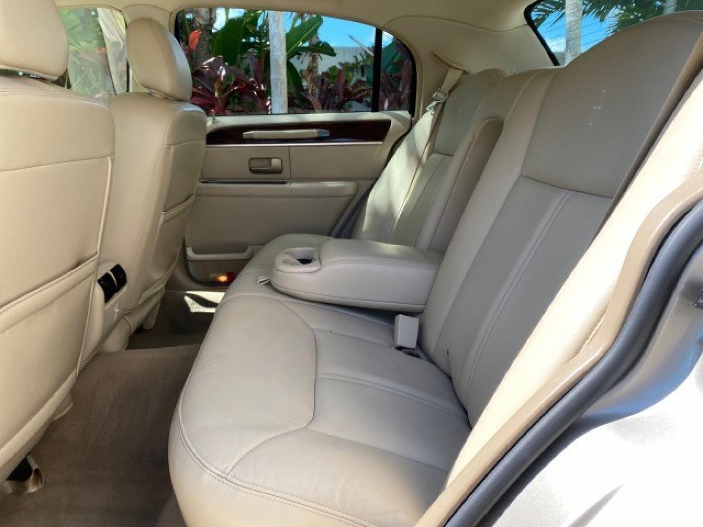 2008 Light French Silk Metallic /Light Camel Lincoln Town Car Limited LOW MILES 29,278 1 OWNER (2LNHM82V48X) with an 4.6L SOHC FFV V8 Engine engine, Automatic transmission, located at 4701 North Dixie Hwy, Pompano Beach, FL, 33064, (954) 422-2889, 26.240938, -80.123474 - OUR WEBPAGE FLORIDACARS1.COM HAS OVER 100 PHOTOS AND FREE CARFAX LINK 2008 Lincoln Town Car Signature Limited 1 OWNER Sedan 4 DR 4.6L V8 F SOHC Flex Fuel 23 MPG Rear Wheel Drive Features ABS Brakes Air Conditioning Alloy Wheels AM/FM Stereo Automatic Transmission CD Audio Cruise Control Flex Fuel Ve- Photo#80