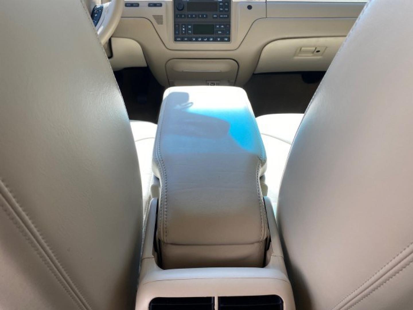 2008 Light French Silk Metallic /Light Camel Lincoln Town Car Limited LOW MILES 29,278 1 OWNER (2LNHM82V48X) with an 4.6L SOHC FFV V8 Engine engine, Automatic transmission, located at 4701 North Dixie Hwy, Pompano Beach, FL, 33064, (954) 422-2889, 26.240938, -80.123474 - OUR WEBPAGE FLORIDACARS1.COM HAS OVER 100 PHOTOS AND FREE CARFAX LINK 2008 Lincoln Town Car Signature Limited 1 OWNER Sedan 4 DR 4.6L V8 F SOHC Flex Fuel 23 MPG Rear Wheel Drive Features ABS Brakes Air Conditioning Alloy Wheels AM/FM Stereo Automatic Transmission CD Audio Cruise Control Flex Fuel Ve- Photo#85