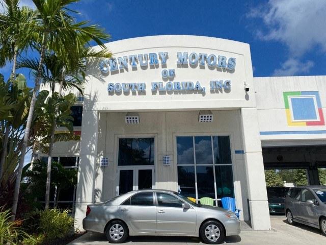 2003 Lunar Mist Metallic /Stone Toyota Camry AC AUTO LE LOW MILES 66,649 (4T1BE32K23U) with an 2.4L DOHC Vvti 16-Valve 4-Cyl Engine engine, Automatic transmission, located at 4701 North Dixie Hwy, Pompano Beach, FL, 33064, (954) 422-2889, 26.240938, -80.123474 - OUR WEBPAGE FLORIDACARS1.COM HAS OVER 100 PHOTOS AND FREE CARFAX LINK 2003 Toyota Camry LE Sedan 4 DR 2.4L I4 F DOHC 16V Gasoline 32 MPG Front Wheel Drive Features Air Conditioning AM/FM Stereo Automatic Transmission Cassette Player CD Audio Cloth Seats Cruise Control Power Locks Power Mirrors Power- Photo#0