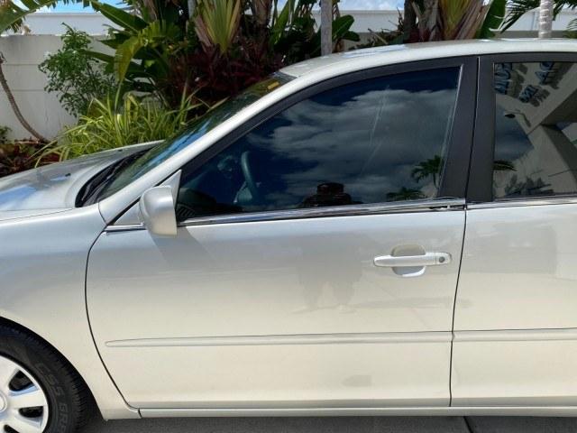 2003 Lunar Mist Metallic /Stone Toyota Camry AC AUTO LE LOW MILES 66,649 (4T1BE32K23U) with an 2.4L DOHC Vvti 16-Valve 4-Cyl Engine engine, Automatic transmission, located at 4701 North Dixie Hwy, Pompano Beach, FL, 33064, (954) 422-2889, 26.240938, -80.123474 - OUR WEBPAGE FLORIDACARS1.COM HAS OVER 100 PHOTOS AND FREE CARFAX LINK 2003 Toyota Camry LE Sedan 4 DR 2.4L I4 F DOHC 16V Gasoline 32 MPG Front Wheel Drive Features Air Conditioning AM/FM Stereo Automatic Transmission Cassette Player CD Audio Cloth Seats Cruise Control Power Locks Power Mirrors Power- Photo#36
