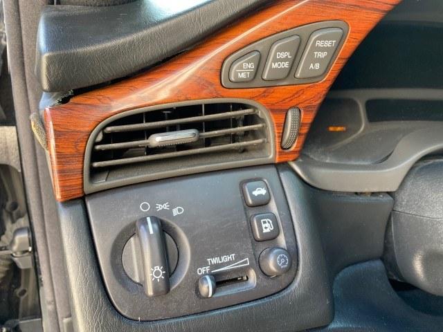 2002 Sable Black /Black Cadillac Deville LIMO LOW MILES 37,218 (1GEEH90Y02U) with an 4.6L SFI DOHC V8 275hp Northstar Engine engine, Automatic transmission, located at 4701 North Dixie Hwy, Pompano Beach, FL, 33064, (954) 422-2889, 26.240938, -80.123474 - OUR WEBPAGE FLORIDACARS1.COM HAS OVER 100 PHOTOS AND FREE CARFAX LINK 2002 Cadillac Professional Chassis Limo Incomplete Passenger 4.6L V8 F DOHC 32V Gasoline 27 MPG Front Wheel Drive Features ABS Brakes Air Conditioning Alloy Wheels AM/FM Stereo Automatic Transmission Bluetooth Technology CD Audio- Photo#55