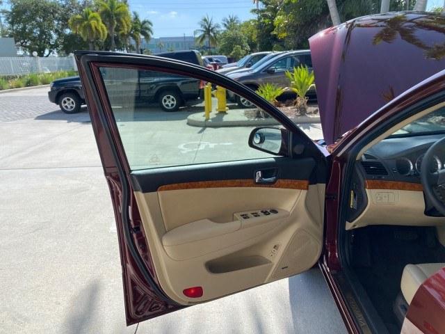 2010 Dark Cherry Red /Camel Hyundai Sonata Limited LOW MILES 27,381 1 OWNER (5NPEU4AF7AH) with an 3.3L DOHC V6 Engine engine, Automatic transmission, located at 4701 North Dixie Hwy, Pompano Beach, FL, 33064, (954) 422-2889, 26.240938, -80.123474 - OUR WEBPAGE FLORIDACARS1.COM HAS OVER 100 PHOTOS AND FREE CARFAX LINK 2010 Hyundai Sonata Limited V6 1 OWNER Sedan 4 DR 3.3L V6 F DOHC 24V Gasoline 29 MPG Front Wheel Drive Features ABS Brakes Air Conditioning Alloy Wheels AM/FM Stereo Automatic Transmission Auxiliary Audio Input CD Audio Cruise Con- Photo#9