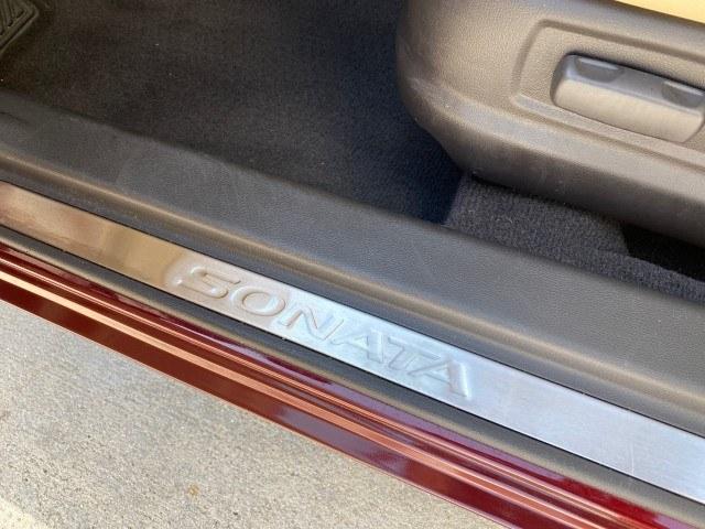 2010 Dark Cherry Red /Camel Hyundai Sonata Limited LOW MILES 27,381 1 OWNER (5NPEU4AF7AH) with an 3.3L DOHC V6 Engine engine, Automatic transmission, located at 4701 North Dixie Hwy, Pompano Beach, FL, 33064, (954) 422-2889, 26.240938, -80.123474 - OUR WEBPAGE FLORIDACARS1.COM HAS OVER 100 PHOTOS AND FREE CARFAX LINK 2010 Hyundai Sonata Limited V6 1 OWNER Sedan 4 DR 3.3L V6 F DOHC 24V Gasoline 29 MPG Front Wheel Drive Features ABS Brakes Air Conditioning Alloy Wheels AM/FM Stereo Automatic Transmission Auxiliary Audio Input CD Audio Cruise Con- Photo#42